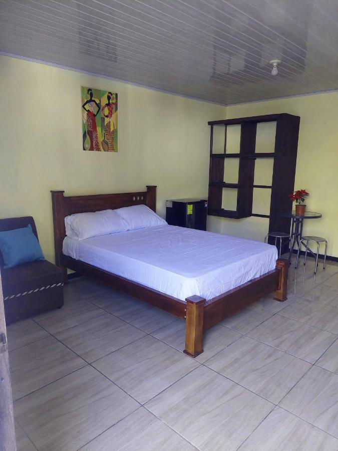 Anchia - Hostel Alajuela Exterior foto